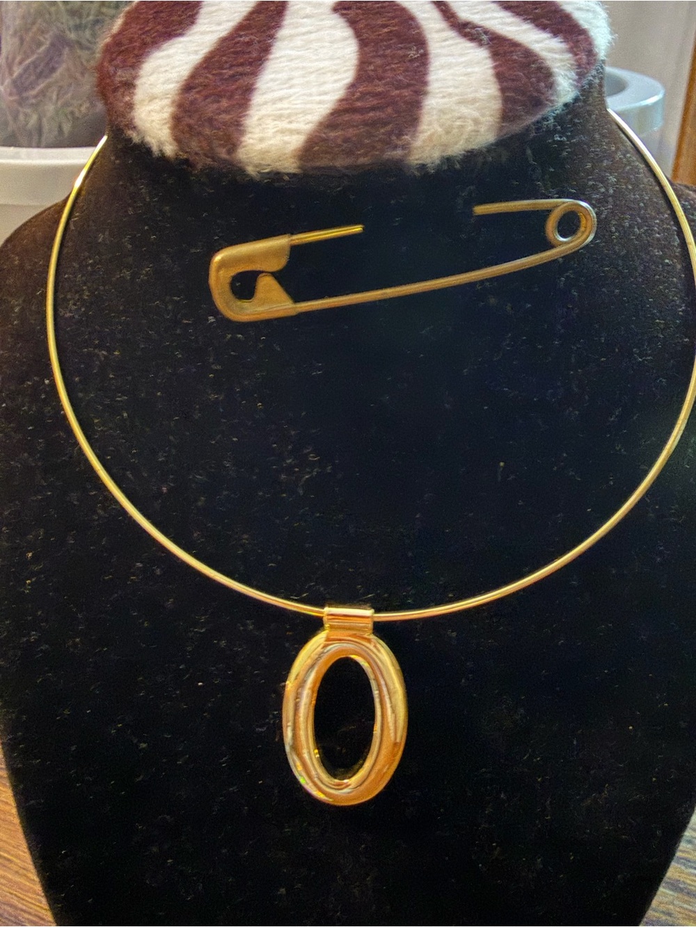 Gold Oval Pendant Choker Necklace - Women Jewelry